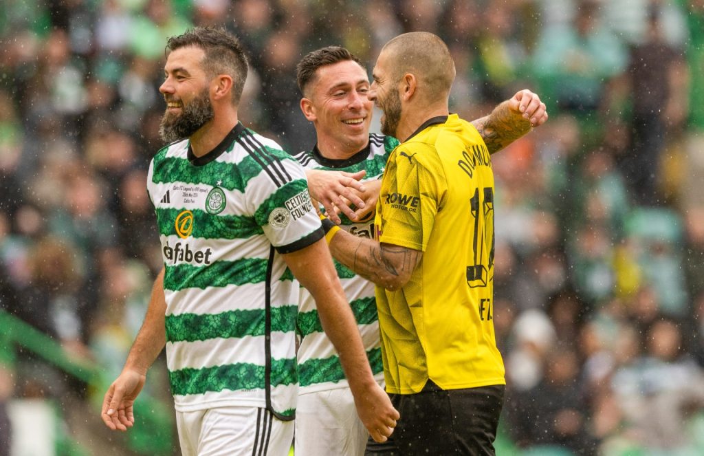 "Glory Days":Celtic's Impressive 4-2 Victory Over Borussia Dortmund in Match Featuring Former legends of the Scottish club...Read more 