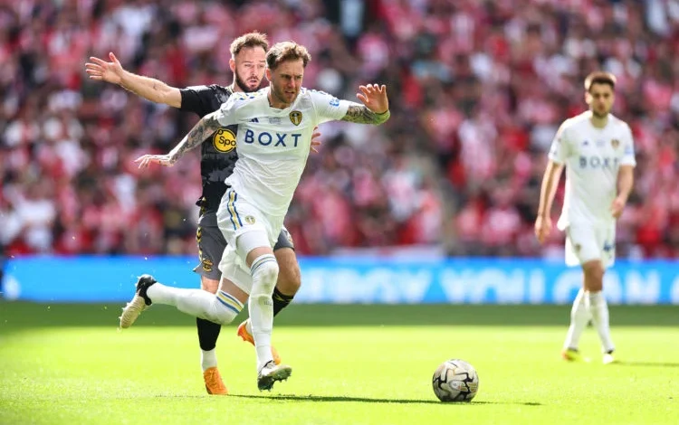 Transfer Saga:Leeds United Faces Competition for Top Target Rodon as Ipswich Focuses on Hull City Defender...Read more